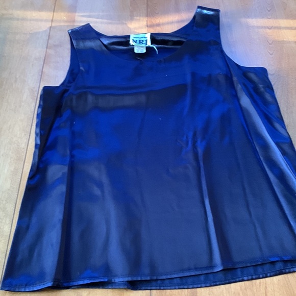 Suit - Picture 3 of 6